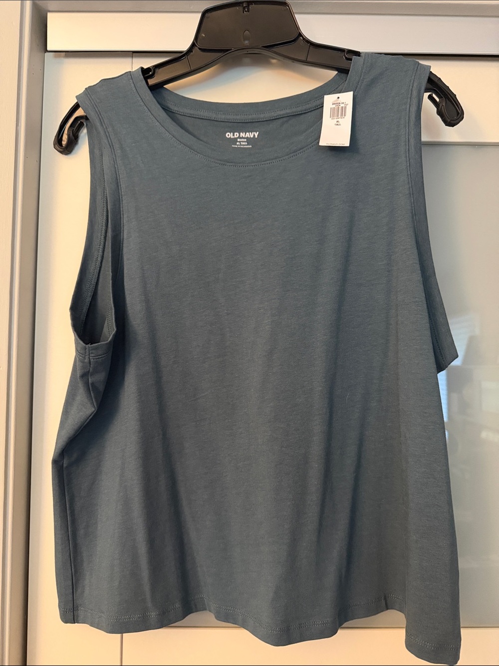 Old Navy Women’s Sleeveless Tank Top
